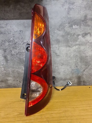 Faro posteriore lato guida - lato,