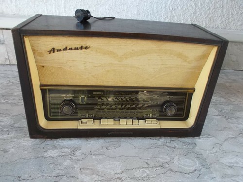 Vecchia radio marca - vecchia, telefunken