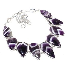 Collana di pietre preziose a