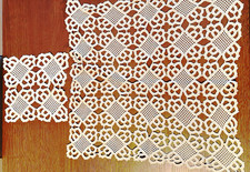 lotto n.2 CENTRI TAVOLA UNCINETTO quadrati- 54 e 23 cm-FATTI A MANO molto belli