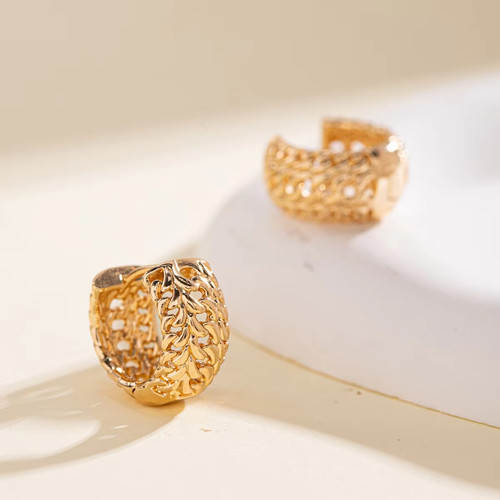 Orecchini cerchio huggie - a,