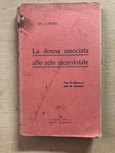 Donna associata allo - la,