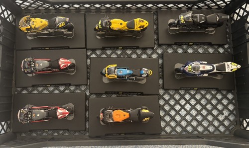 Set modellini moto valentino - 8,