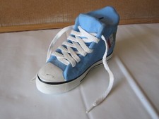 Salvadanaio vintage mondiale Italia 90 a forma di scarpa Converse in ceramica
