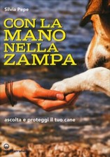 LIBRO CON LA MANO NELLA ZAMPA