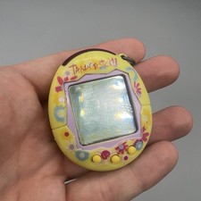 Tamagotchi giallo multicolore