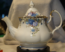 Royal Albert Moonlight Rose