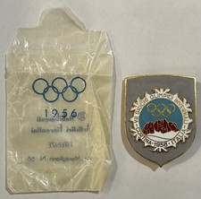 CORTINA 1956 GIOCHI DELLA VIIa OLIMPIADE INVERNALE DISTINTIVO ASSISTENTE