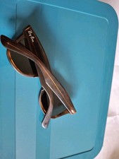 Occhiali da sole vintage Ray-Ban Wayfarer colore verde B&L 5024 USA 