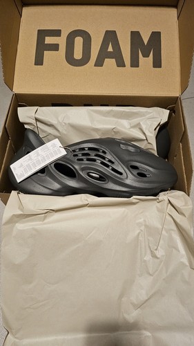 Yeezy foam runner carbon - foam,