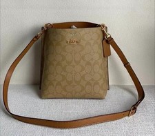 Coach Signature Canvas Molly