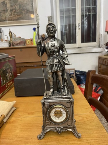 Orologio antico con - con, scultura