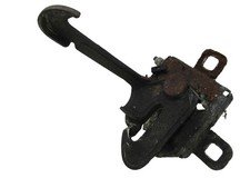 Engine bonnet closure