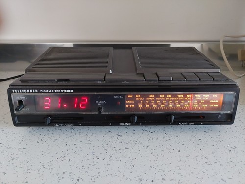 Radiosveglia marca telefunken - marca,