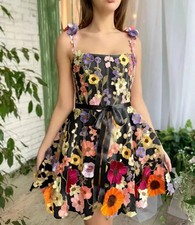 Abito Corto Floreale Ricamato