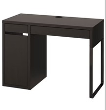 Usata ottimo stato scrivania con cassetto ed anta con ripiani interni