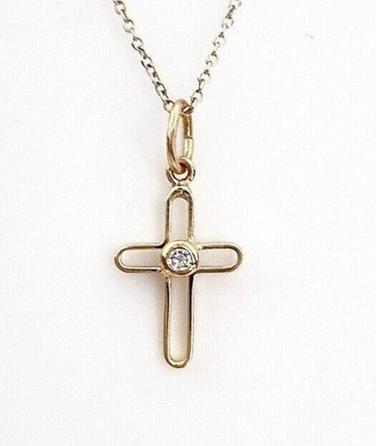 Collana con ciondolo croce