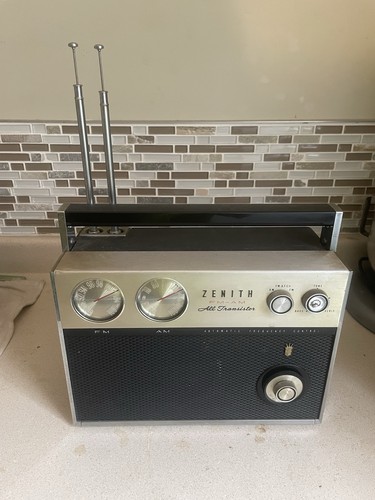Radio zenith royal - fm,