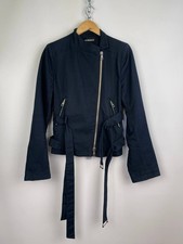 Giacca con cintura di design