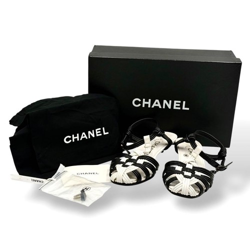 Sandali con cinturino - , chanel