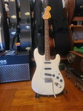 Fender Ritchie Blackmore Stratocaster palissandro smerlato bianco olimpico 3,75 kg 