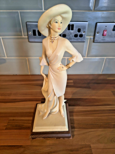 Statuina adl vittorio - by,