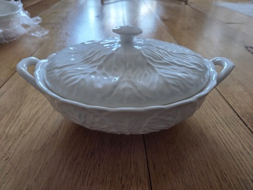 Wedgwood countryware lidded - wedgwood,