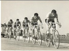 1955 CICLISMO GIRO D'ITALIA 10^ tappa - Fausto COPPI guida squadra BIANCHI Foto