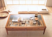 TAVOLINO ESPOSITORE CON CASSETTI IN CILIEGIO