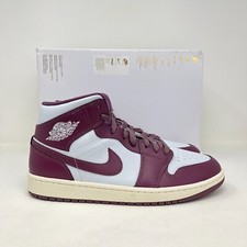 Air Jordan 1 Mid Platinum