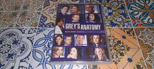 Grey anatomy box dvd - grey's,