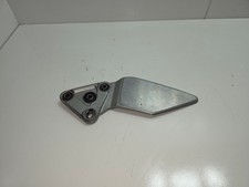PIASTRA POGGIAPIEDI ANTERIORE