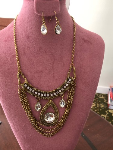Set collana orecchini - e,