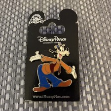 Walt Disney World Pin trading