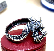 ANELLO A FORMA DI DRAGO IN