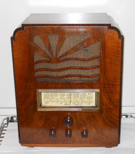 Radio valvole antica - a,