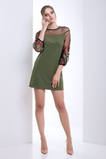Abito Verde con Decorazione