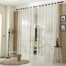 Tenda barocca all'uncinetto