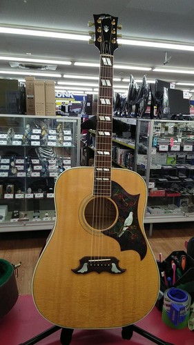 Chitarra acustica vintage