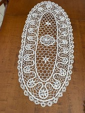 N. 1 Grande centro VINTAGE OVALE fatto a mano a TOMBOLO  Colore ECRU' CHIARO 