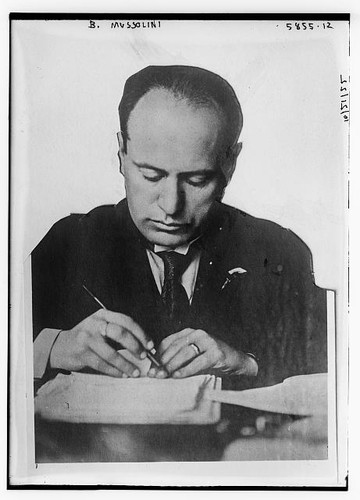 Photo benito mussolini - photo:b.,