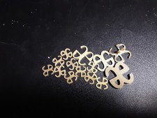 14 MODELLI IN OTTONE SEMBRANO LE INIZIALI AE