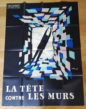LA TETE CONTRE LES MURS