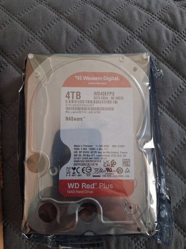 Western digital red plus - red,