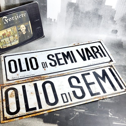 Coppia vecchie targhe olio - vecchie,