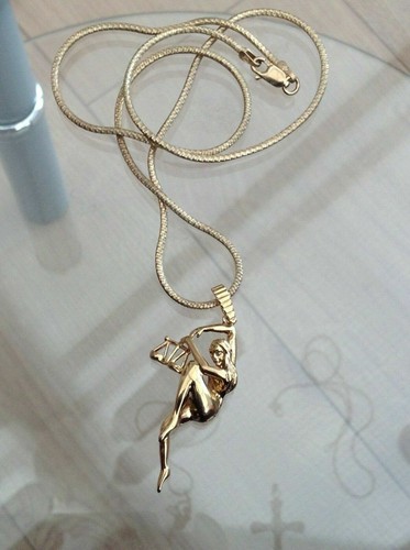 Collana ciondolo oro con - e, di