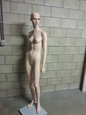 2. Manichino realistico John Nissen - Manichino