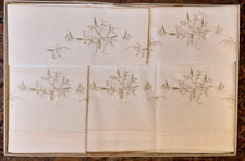 PARURE MATRIMONIALE IN COTONE 4 PEZZI - 2 LENZUOLA + FEDERE CON RICAMO FLOREALE
