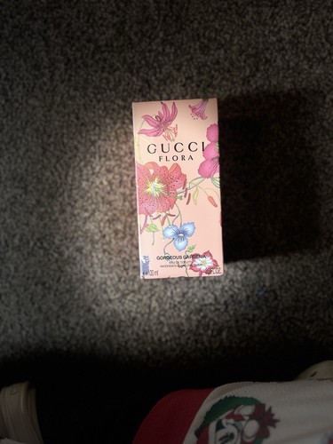 Gucci flora gardenia eau - flora,