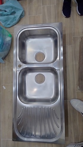 Lavello doppia vasca scolatoio